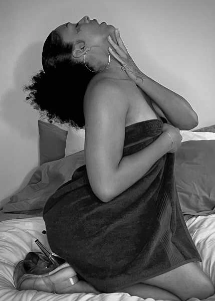 Photo 17 of Amber -Hochelaga