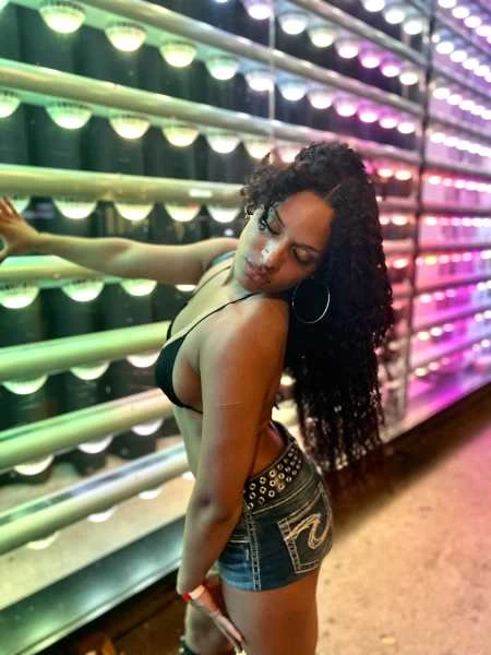 Photo 27 of Amber -Hochelaga