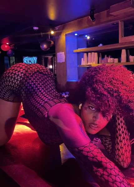 Photo 21 of Amber -Hochelaga