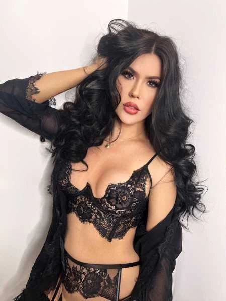 Photo 2 of Andrea collins