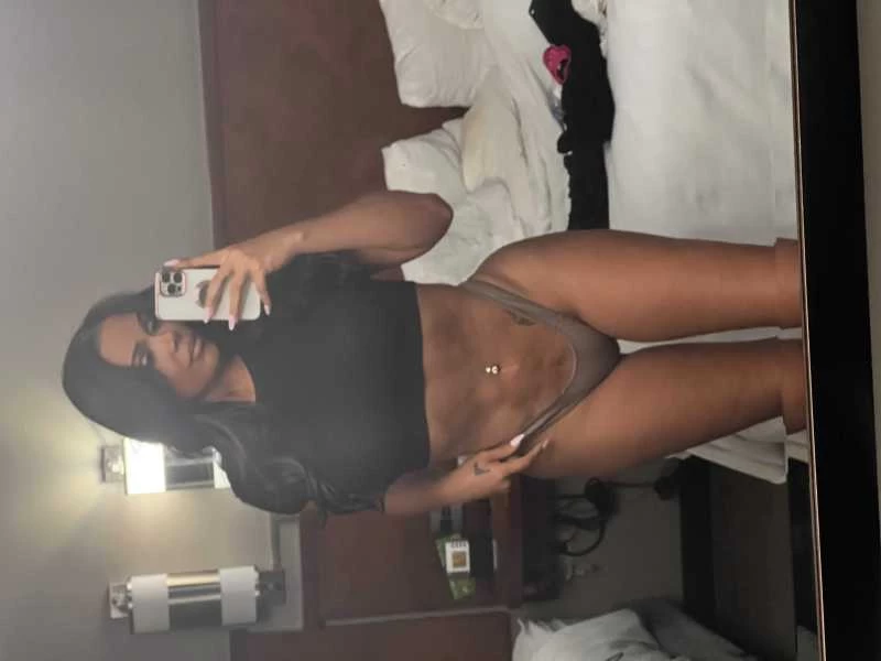 Photo 6 of Lauren COX Yorkville