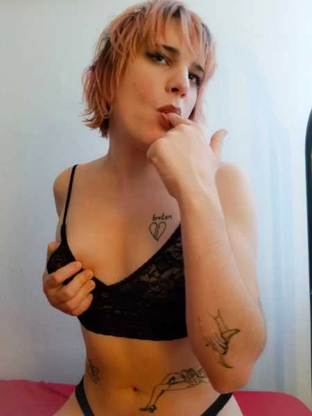 Photo 6 of Dinah Devoir