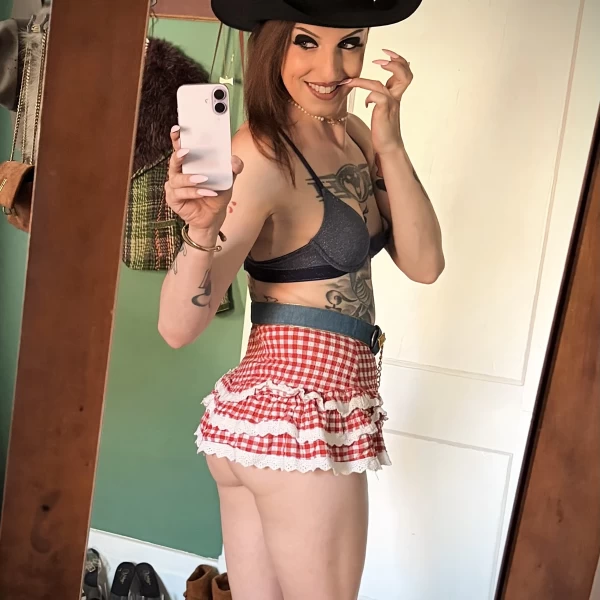 Photo 33 of Stephanie May