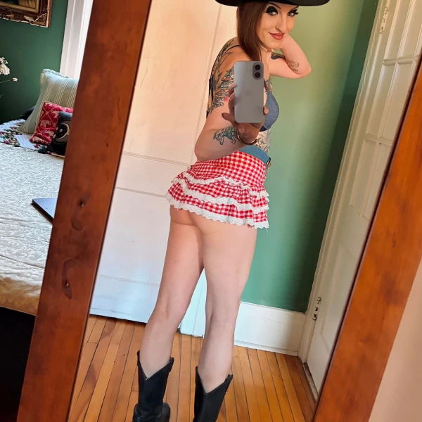 Photo 36 of Stephanie May