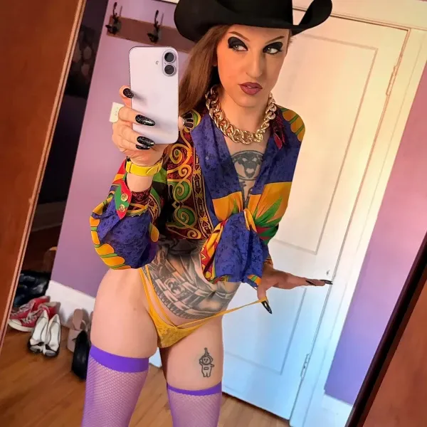Photo 3 of Stephanie May