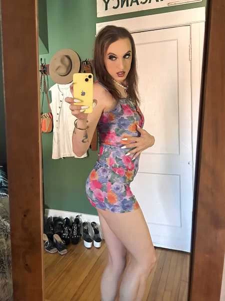 Photo 22 of Stephanie May