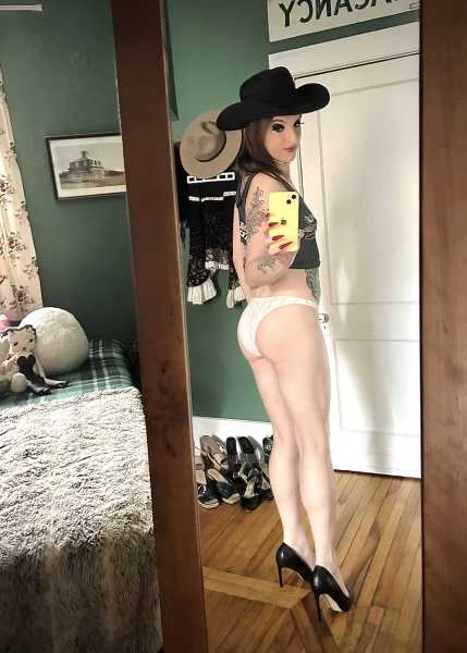 Photo 31 of Stephanie May