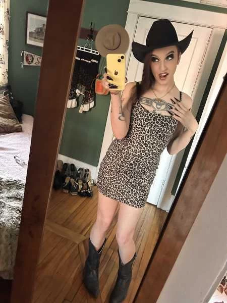 Photo 17 of Stephanie May