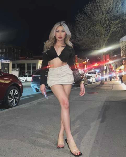 Photo 6 of Katya Santos